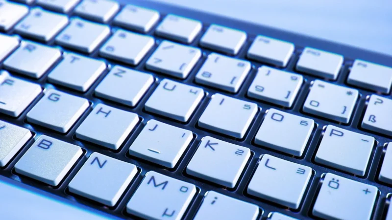 Aplicațiile Practicale ale Fenomenului de Încurcătorire în Tehnologia Cuantică