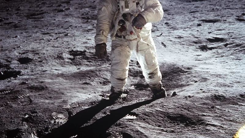 Explorarea lunară în secolul XXI