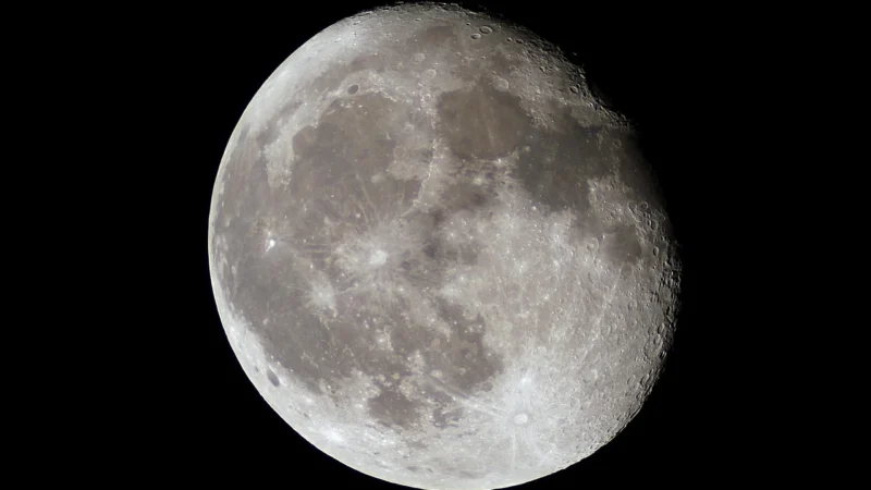 Importanța lunii în explorarea spațiului cosmic